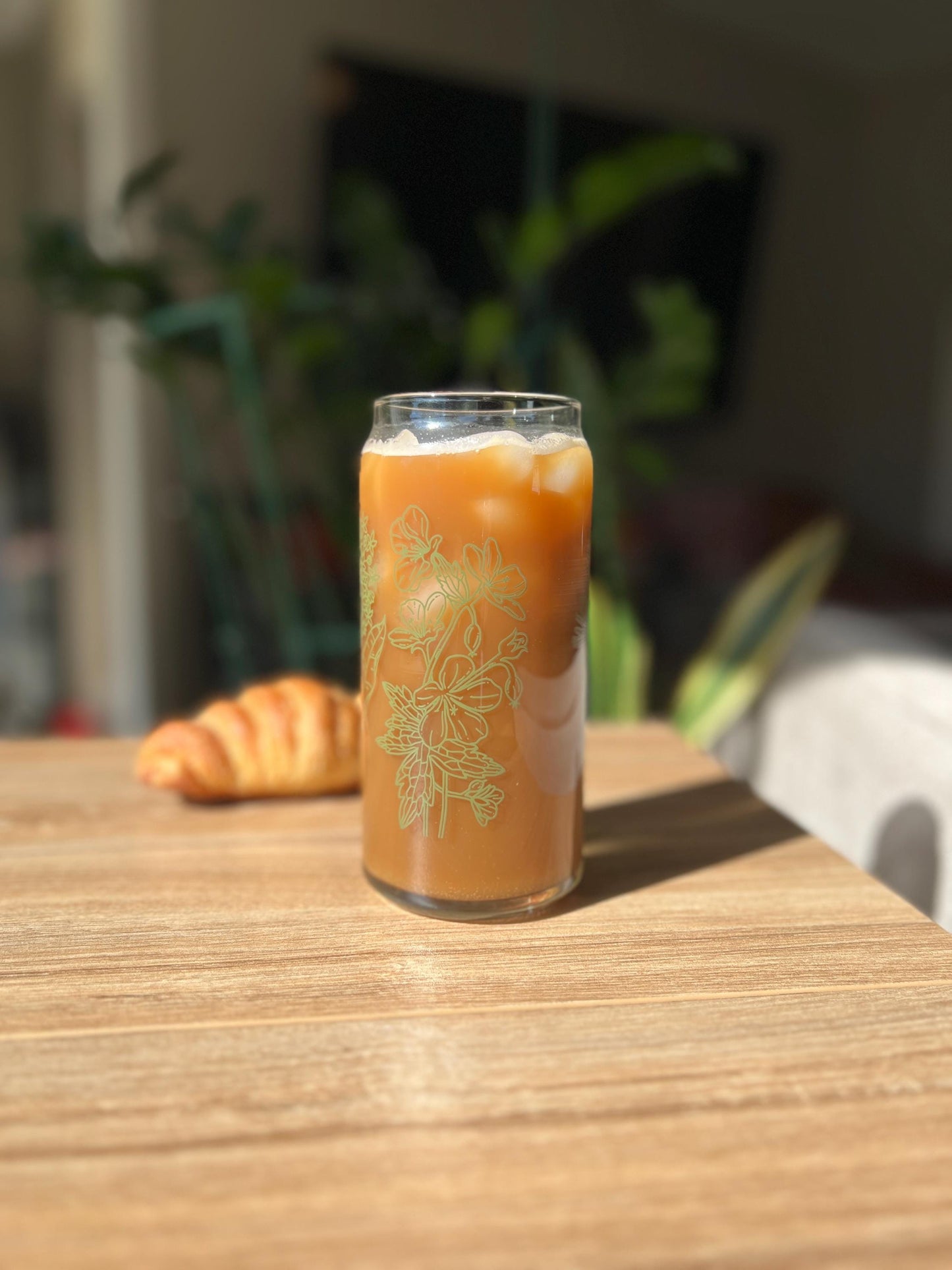 Dishwasher safe Native wildflower cup, Illinois native flowers, Iowa native, flower outlines, glass can, glass tumbler, 20 oz iced coffee